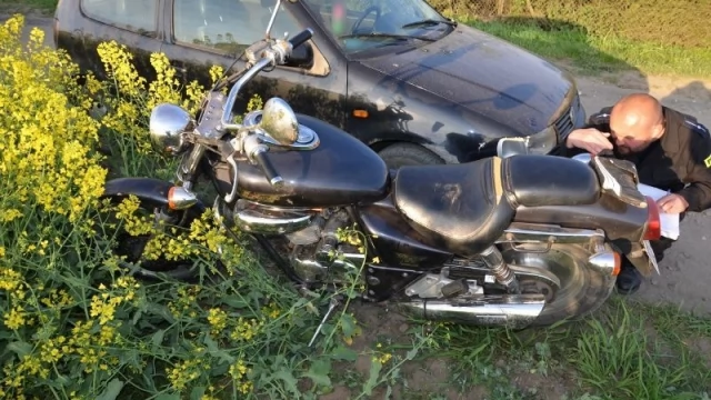 Tczew - 2 wypadki, 2 rannych. Motocyklista bez uprawnień i zatrzymane prawo jazdy kierowcy VW