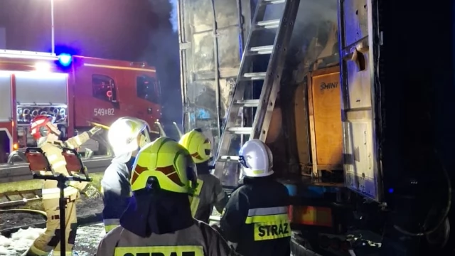 Tczew - Tragedia na A1. Płoną ciężarówki, nie żyje mężczyzna [AKTUALIZACJA]