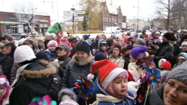 Tczew - Mikołaj nie przestraszył się zamieci - dzisiaj spotkał się z małymi tczewianami 