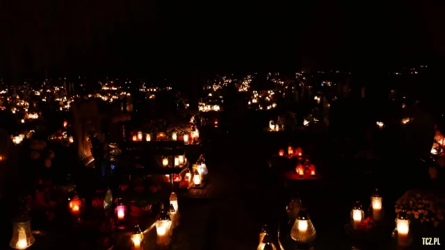 Tczew - Cmentarz nocą z dnia 1.11.2016 - godz. 23 [FOTO] [bez komentarza]