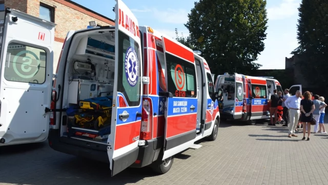 Tczew - Nowe karetki na drogach powiatu tczewskiego