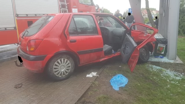 Tczew - Wypadek w Miłobądzu. Poszkodowana ciężarna i 11-letnie dziecko