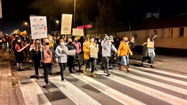 Tczew - Tczewianki i tczewianie ponownie wyszli na ulice #StrajkKobiet (WIDEO)