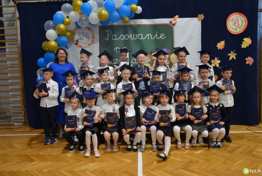 Tczew - Pasowanie na ucznia w Szkole Podstawowej nr 4