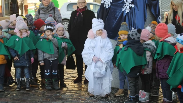 Tczew - Świątecznie i z kolędą - szopka i powitanie zimy