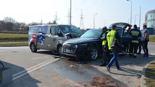 Tczew - Trzy pojazdy zderzyły się na wjeździe do Tczewa