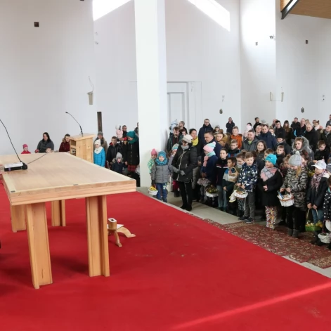 Tczew - Tłumy wiernych ze święconką w tczewskich kościołach