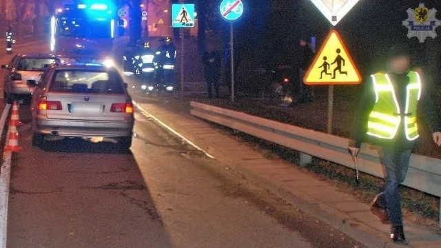 Tczew - BMW najechało na volkswagena, który zatrzymał się przed przejściem