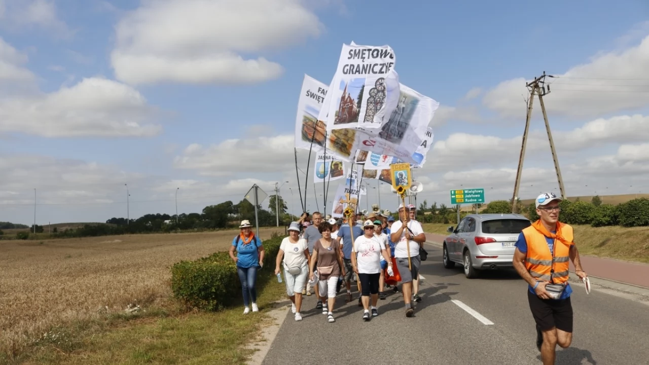 Tczew - Tczewska pielgrzymka wyruszyła na Jasną Górę