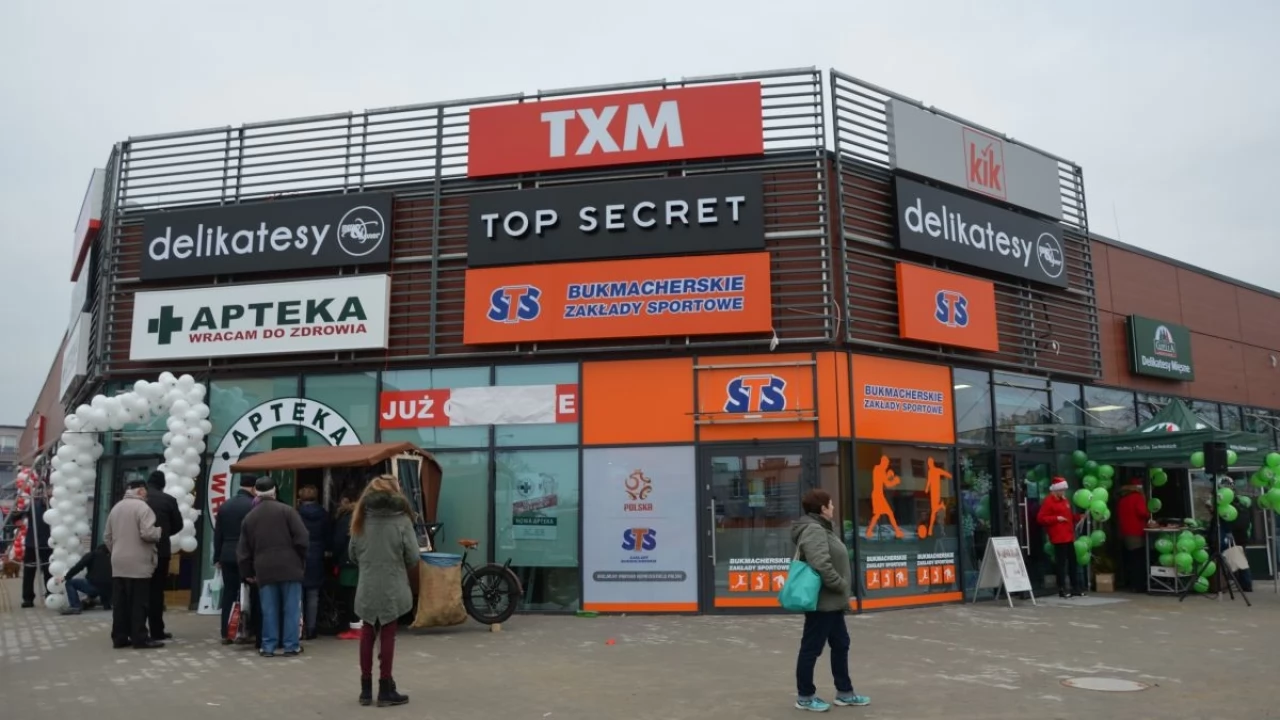 Tczew - Zakończyła się przebudowa minicentrum handlowego na  Suchostrzygach