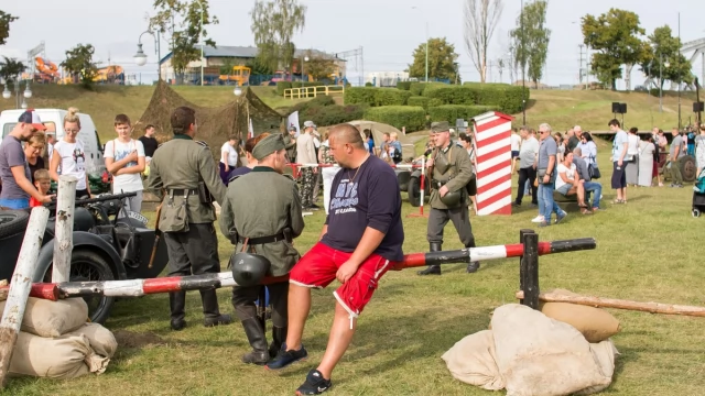 Tczew - Piknik historyczno - militarny na bulwarze