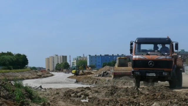 Tczew - Ul. Nowosuchostrzycka. Roboty ziemne, kanalizacja, układanie sieci
