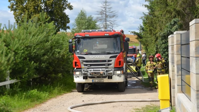 Tczew - Pożar w Stanisławiu. Na miejscu działało kilka jednostek