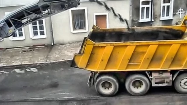 Tczew - Usuwanie starej nawierzchni przy ul. Chopina