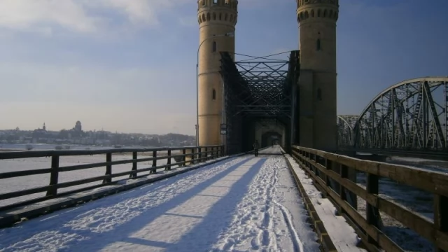 Tczew - Most Tczewski. Inspektor nakazał wymianę drewnianych barier