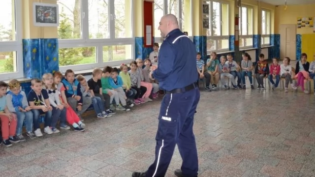 Tczew - Policjanci uczyli dzieci o bezpieczeństwie w sieci
