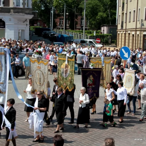 Tczew - Boże Ciało. Wierni wyszli na ulice