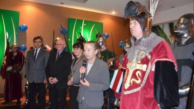 Tczew - W rytm "Jeszcze będzie przepięknie" i w asyście rycerzy - konwencja PO