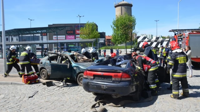 Tczew - Wypadek, ale nie ma łączności... Na szczęście to tylko ćwiczenia