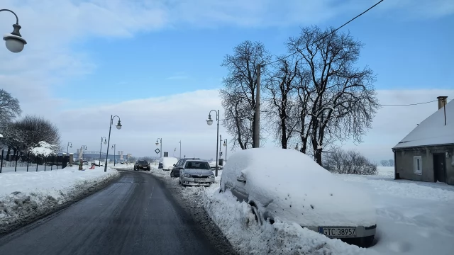 Tczew - Trwa usuwanie skutków gwałtownych opadów śniegu