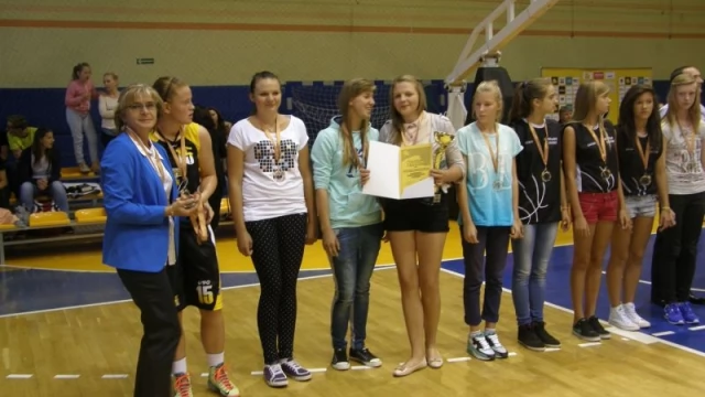 Tczew - Koszykarskie kadentki już po dekoracji
