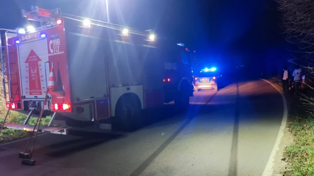 Tczew - Mercedesem w drzewo. 27-latek nie miał prawa jazdy