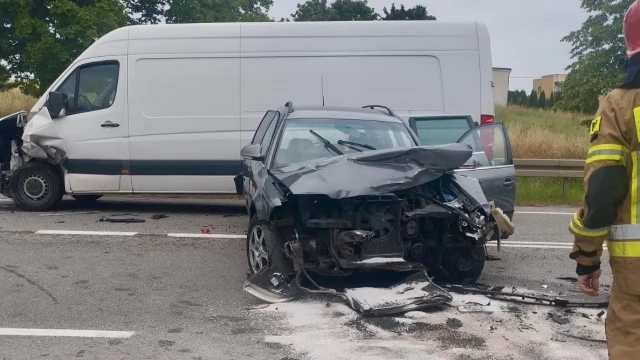 Tczew - Zablokowana "22" po wypadku z udziałem trzech aut