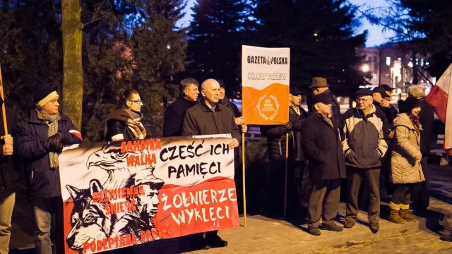 Tczew - Narodowy Dzień Pamięci Żołnierzy Wyklętych przy rondzie