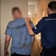 Tczew - Po pijanemu uszkodził drzwi. Nie zamierzał też posłuchać policjantów