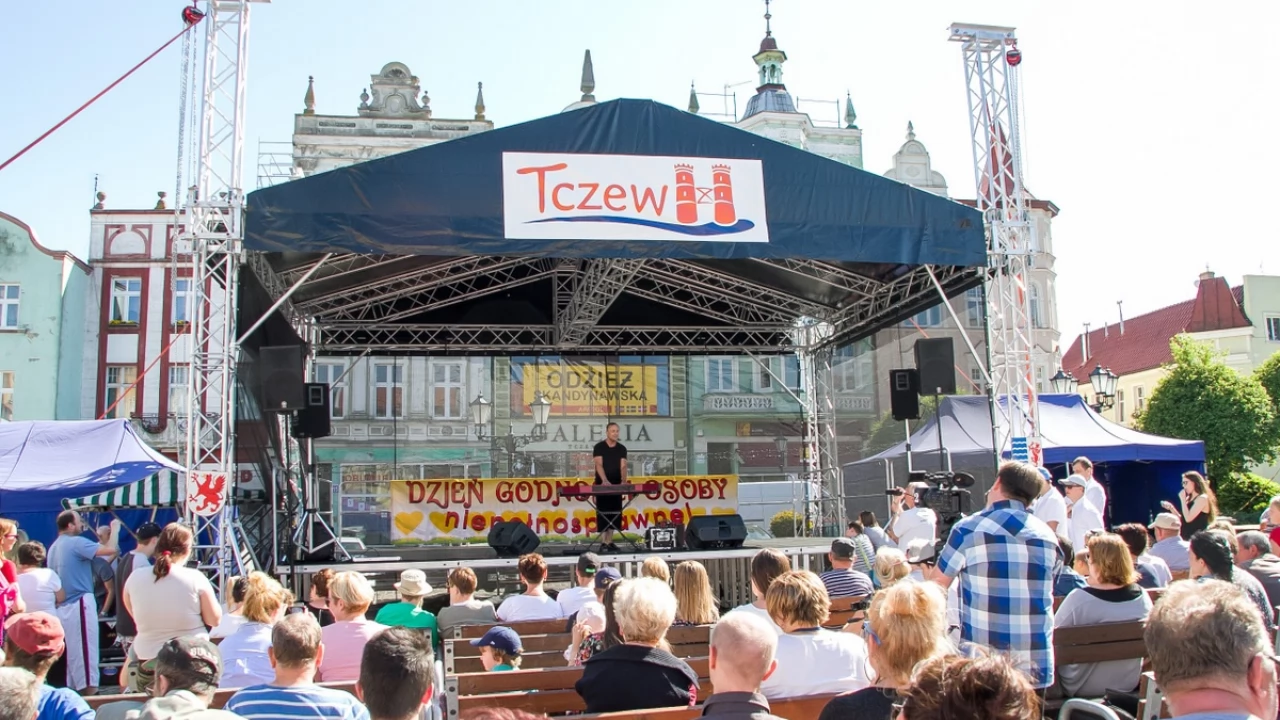 Tczew - Dzień Godności Osoby Niepełnosprawnej. Wystąpił CZESŁAW ŚPIEWA SOLO ACT