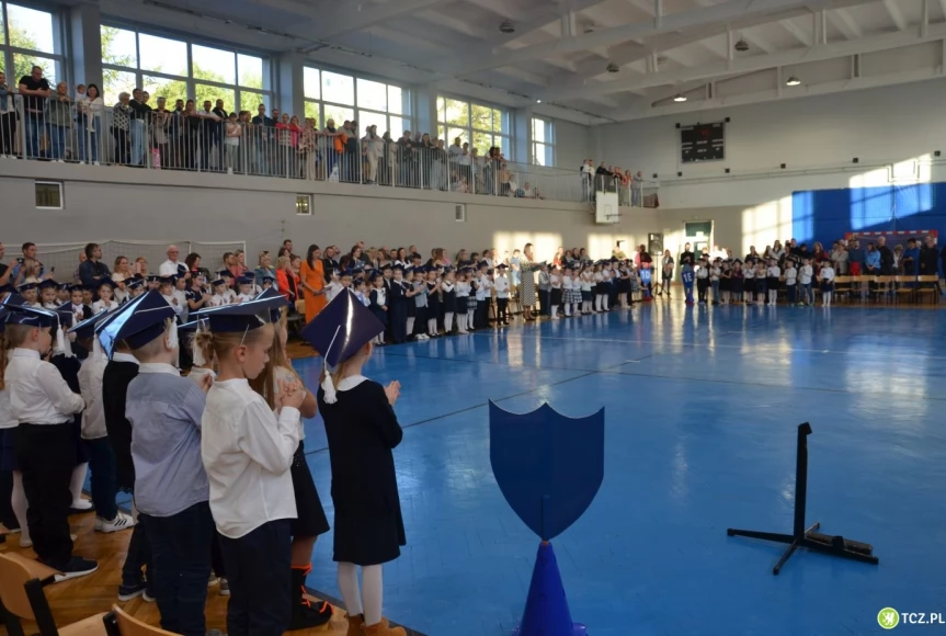Tczew - Pasowanie na ucznia w Szkole Podstawowej nr 4
