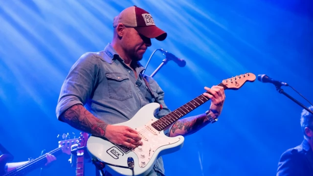 Tczew - Energia, emocje i muzyczna szczerość - koncert Spiętego porwał publiczność