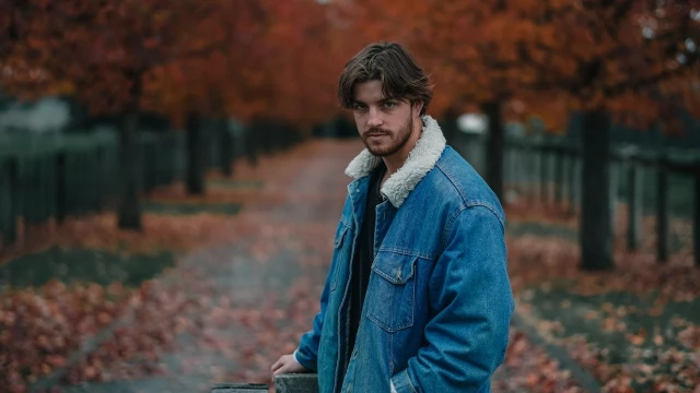 Tczew - Do czego pasuje męska kurtka jeansowa? 3 modne stylizacje