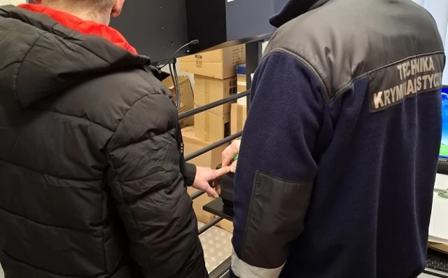 Tczew - Kierował autem pomimo 2 sądowych zakazów, pod wpływem narkotyków i posiadał je przy sobie