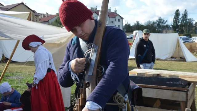 Tczew - Wehikuł czasu ruszył. Rekonstruktorzy przenieśli tczewian w XVII wiek