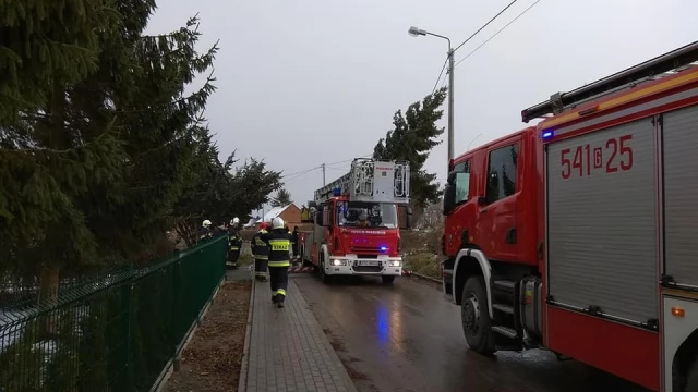 Tczew - 11 strażackich interwencji i 7 kolizji po załamaniu pogody