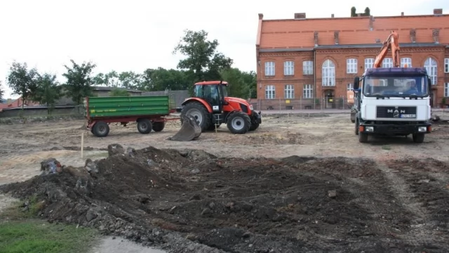 Tczew - Rok szkolny z budową w tle