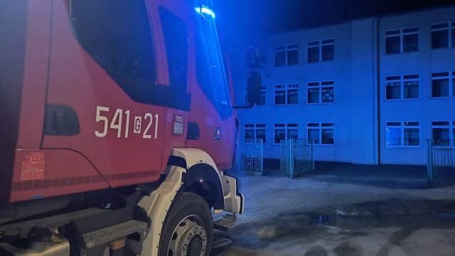 Tczew - SP10. Zidentyfikowano źródło wycieku gazu, ale dzieci na razie nie wrócą do szkoły