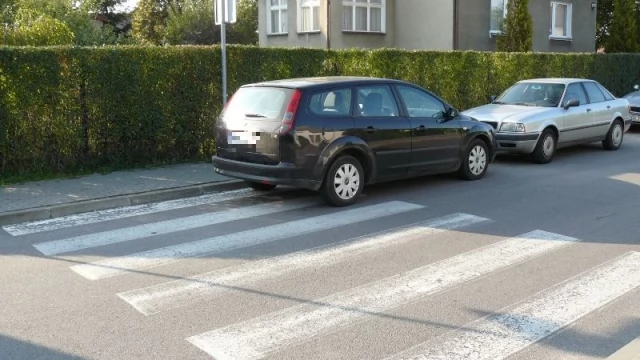 Tczew - Parkują przy samym przejściu