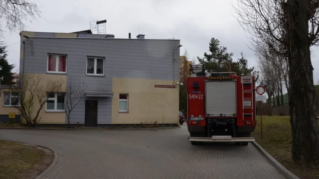 Tczew - 500 uczniów ewakuowanych z "Ekonomika". Ktoś rozpylił nieznaną substancję. Akcja również w SP1 [AKTUALIZACJA]