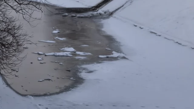 Tczew - Akcja na osiedlu Staszica. Woda mogła przerwać wał