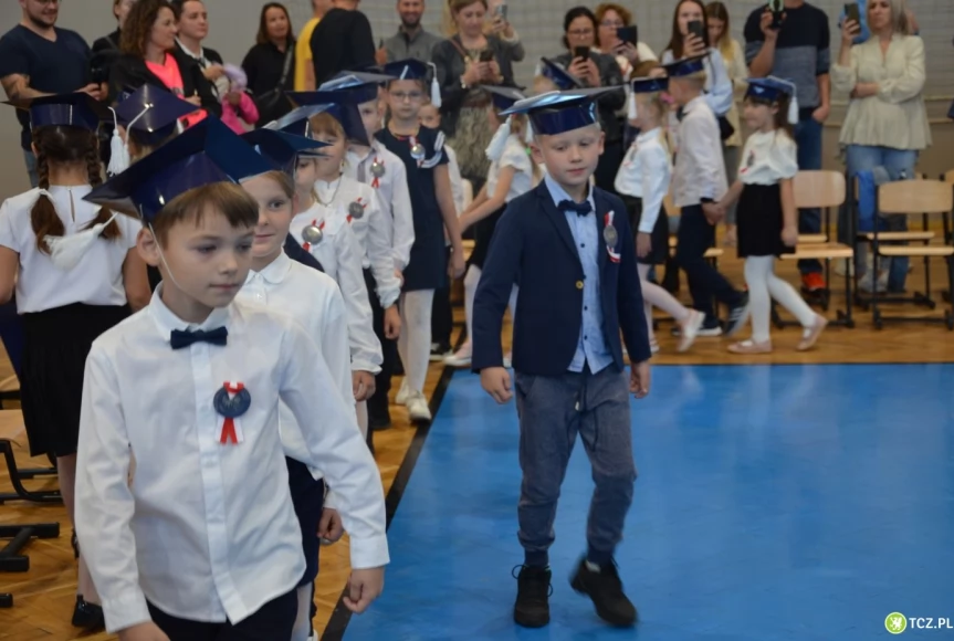 Tczew - Pasowanie na ucznia w Szkole Podstawowej nr 4