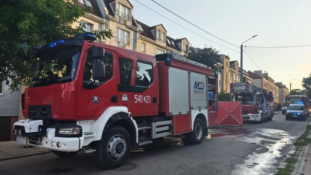 Tczew - Jedna ofiara śmiertelna. Pożar w bloku na Paderewskiego