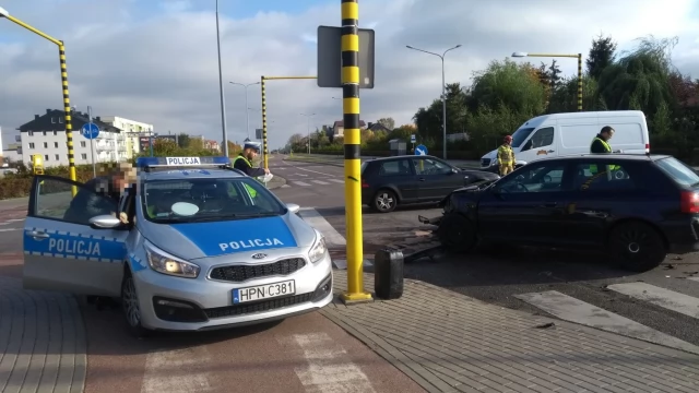 Tczew - Wypadek na skrzyżowaniu Kociewskiej i Żwirki. Dwie osoby poszkodowane