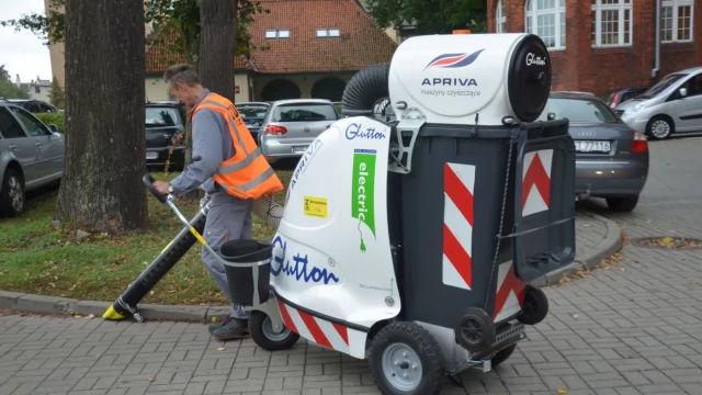 Tczew - Ekologiczne i ciche. Nowe pojazdy do oczyszczania miasta we flocie ZUK