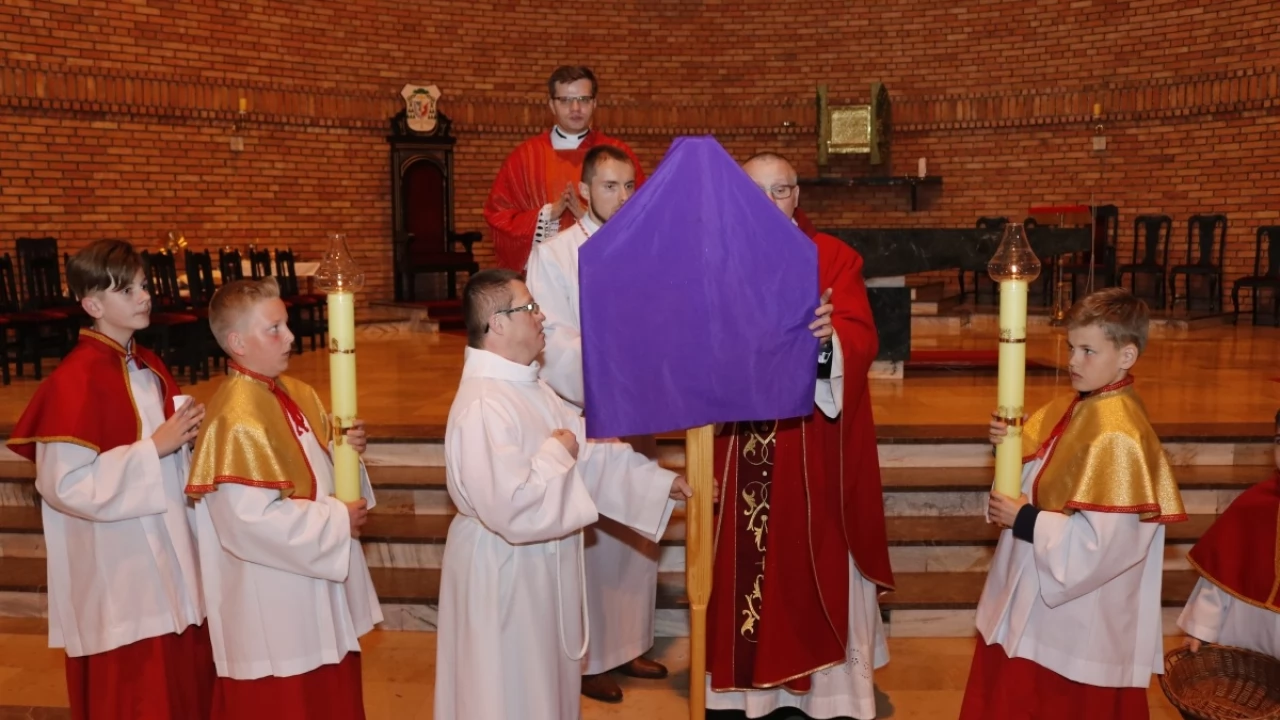 Tczew - Liturgia Męki Pańskiej w Matce Kościoła