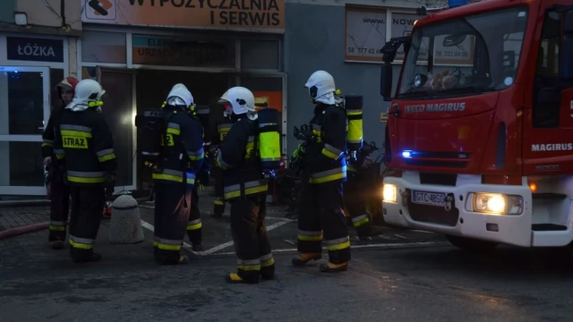 Tczew - Pożar na Jagiellońskiej 55. Na miejscu 8 zastępów straży [AKTUALIZACJA]