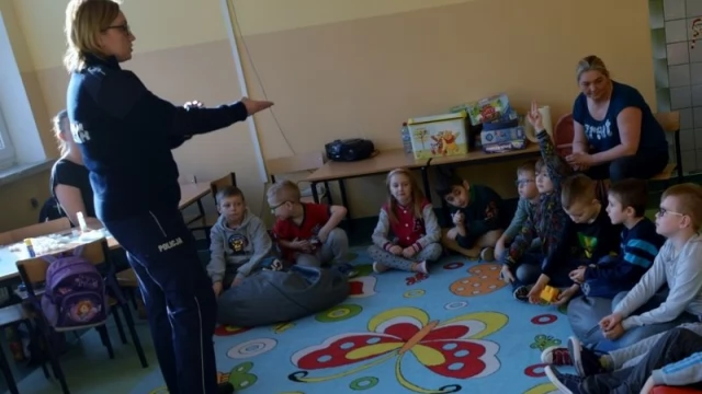 Tczew - Policjantka na zimowisku rozmawiała o bezpieczeństwie