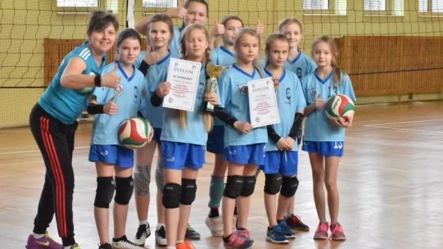 Tczew - Powiatowe Igrzyska Dzieci w Piłce Siatkowej "Dwójek" Dziewcząt