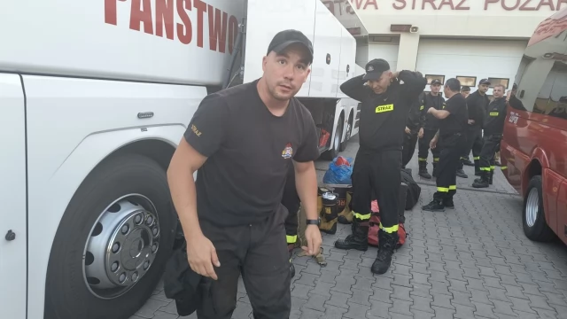 Tczew - Kolejni strażacy z Pomorza jadą walczyć ze skutkami powodzi